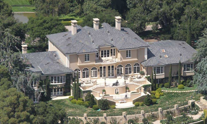 10 Most Pricey But Impressive Celebrity Homes (10)
