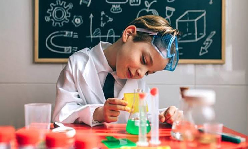 5 Super Cool Science Experiments to do at home